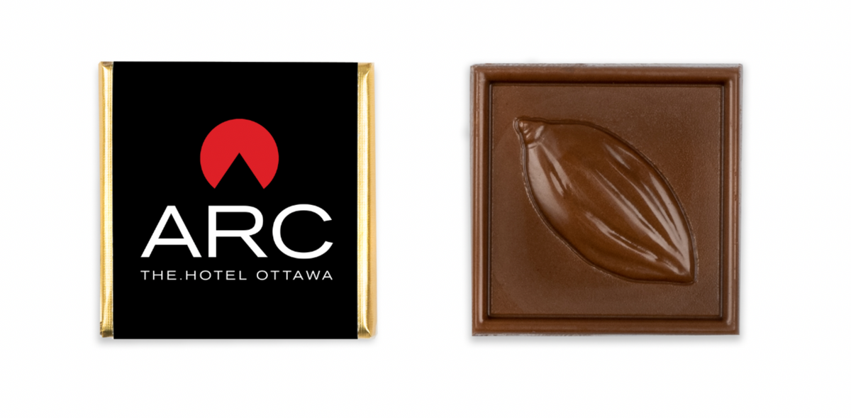 ARC001 - Napolitain perso - MILK - GOLD Customized chocolate square
